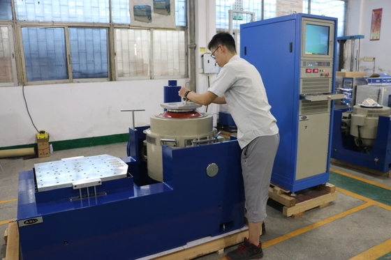 MIL-STD DIN ISTA ile 3000kg.f Elektromanyetik Titreşim Test Cihazı