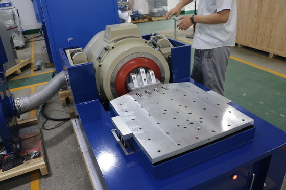Laboratuvar Yüksek İvme XYZ Ekseni Elektrodinamik Yüksek Frekanslı Titreşim Test Tablosu