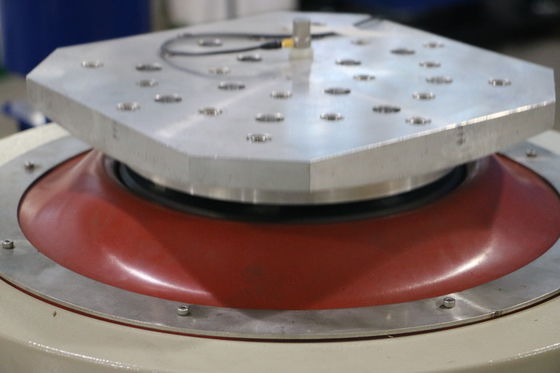 Plastik Titreşim Testi için Dikey Yüksek Frekanslı Elektrodinamik Titreşim Sarsıcı