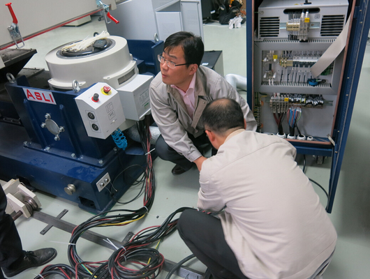 300kg.F Elektrodinamik Yüksek Frekanslı Titreşim Çalkalayıcı MIL STD 810F Standardı