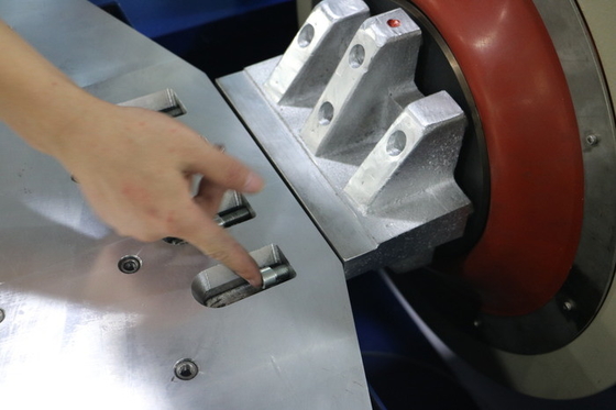 Elektronik Ürünler İçin Sinüs Ve Rastgele Büyük Deplasmanlı Üç Eksenli Elektrodinamik Titreşim Test Sistemi